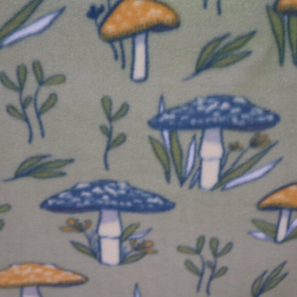 NEW HANDMADE FLEECE BLANKET THAT FEATURES A FIELD OF SAGE GREEN MUSHROOMS - Picture 2 of 6